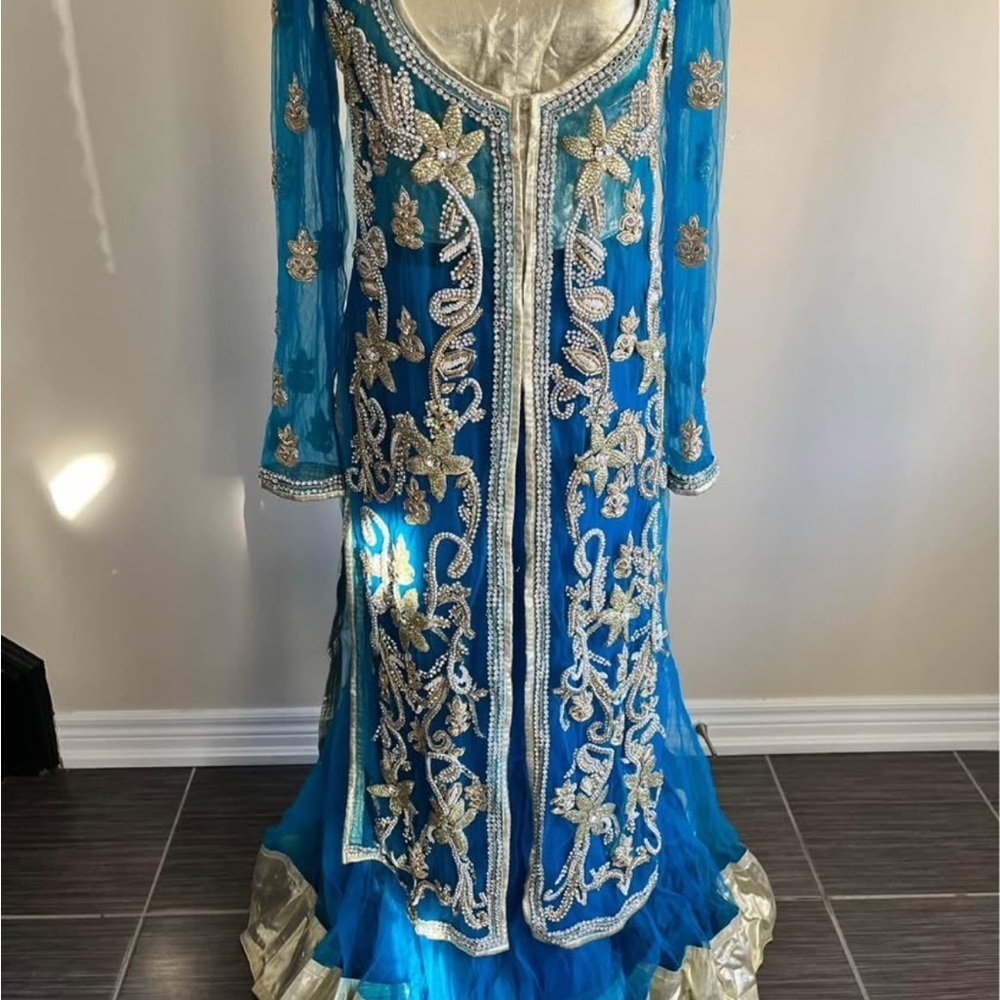 Lehenga - Picture 3 of 10